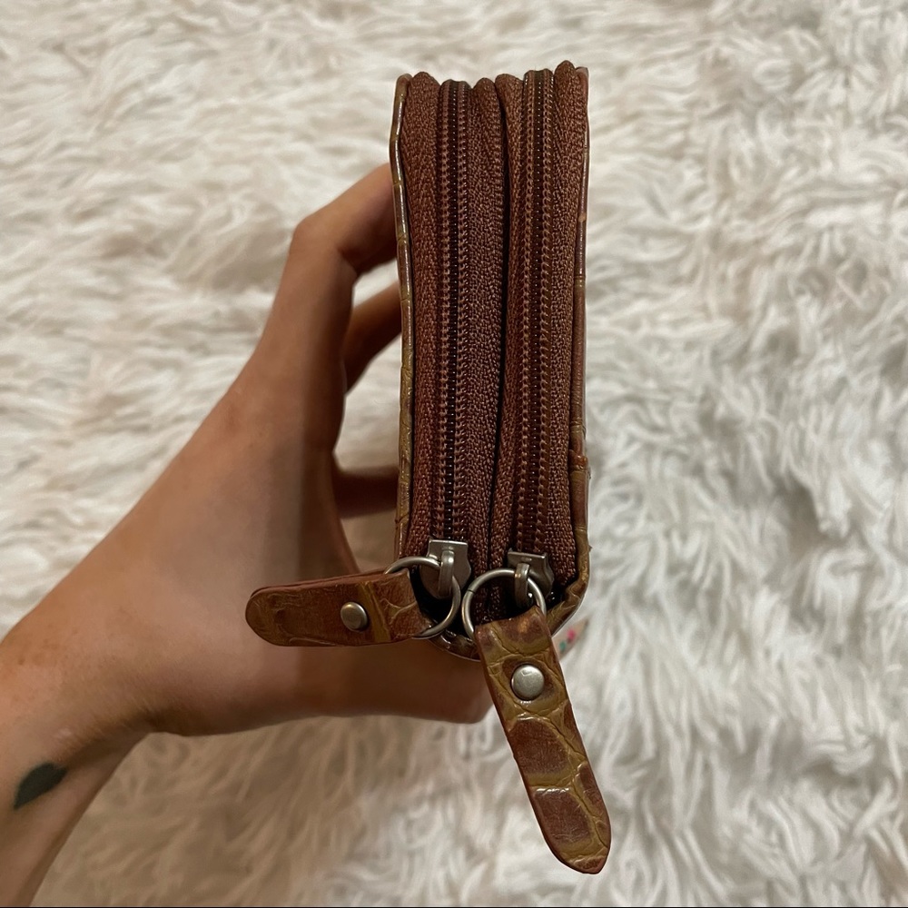 Brown Crocodile Embossed Women's Wallet - Picture 5 of 8